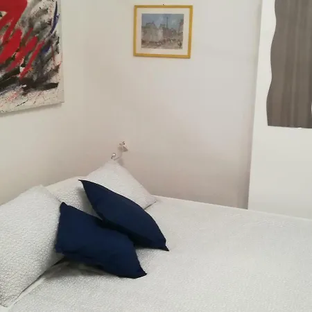 Interno 3 * Bari